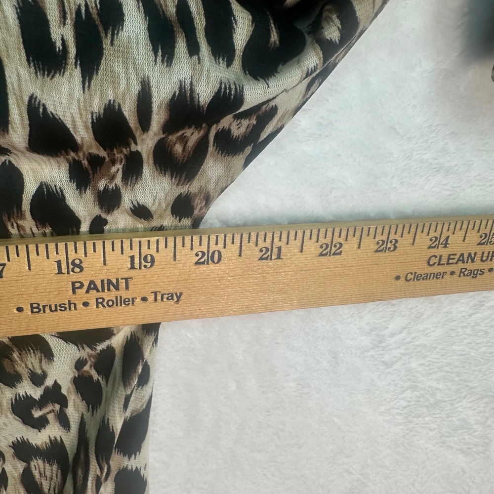 Chico's Blouse Women M size 8 Brown Leopard Print V-Neck Cold Shoulder - Picture 8 of 9